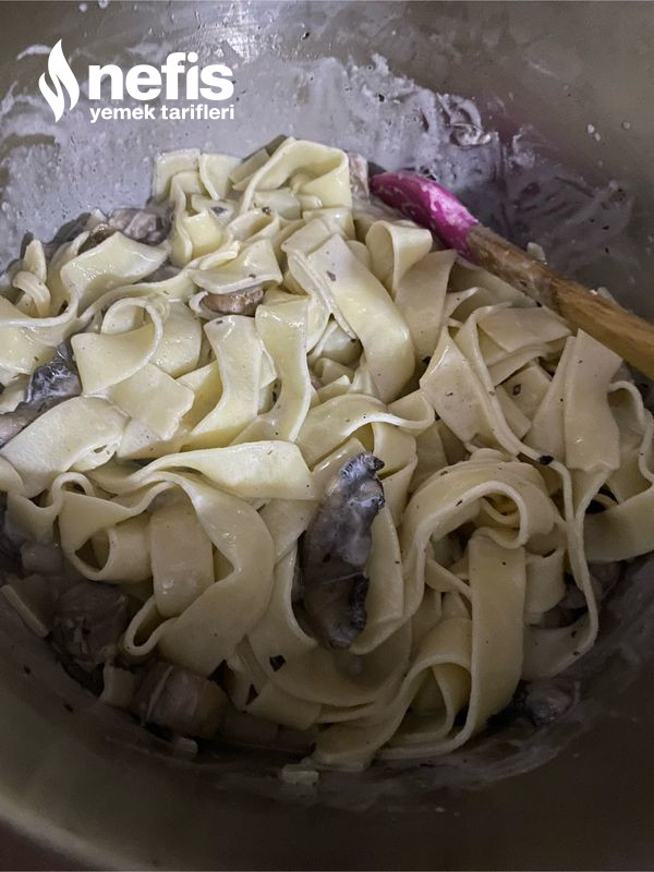 Kremalı Mantarlı Fettuccine Makarna