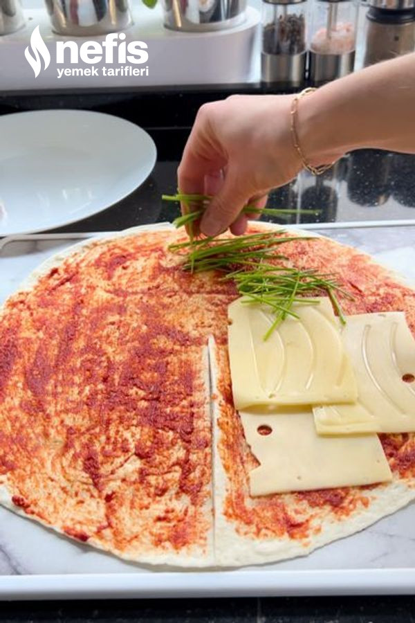 Lavaş Ekmeğinden Lezzetli Tost Tarifi