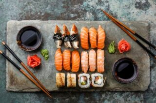 Sushi Çeşitleri: Yeni Başlayanlara 10 Adımda Sushi Rehberi Tarifi