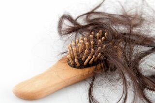 Saç Dökülmesinin En Yaygın 5 Nedeni Tarifi