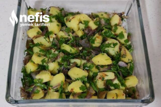 4 Malzemeli Enfes Patates Salatası (Günlerin Vazgeçilmezi Olacak) Tarifi