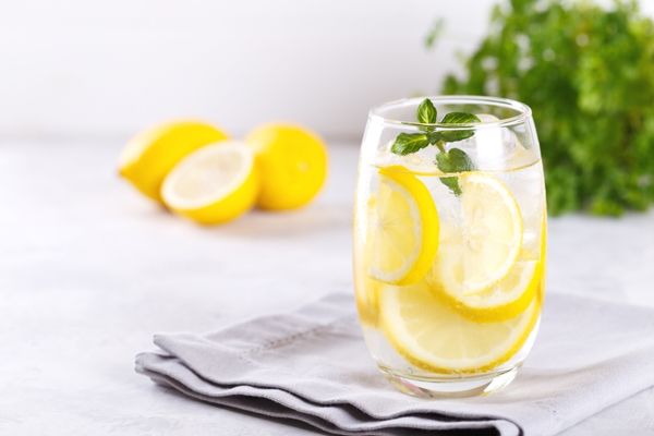 limonlu su neye iyi gelir