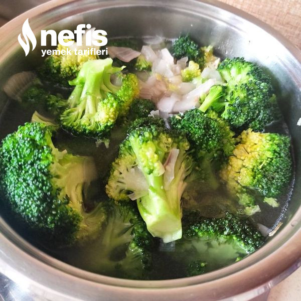 Terbiyeli Brokoli Çorbası