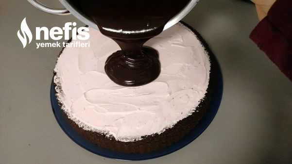 Yaş Pasta Tadında Tart Kek Tarifi (Videolu)