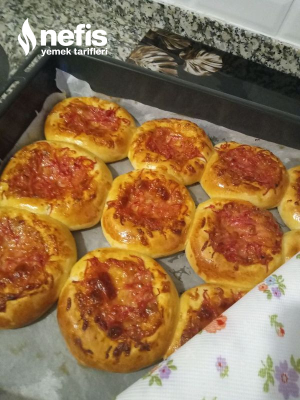 Az Malzemeli Mini Pizza