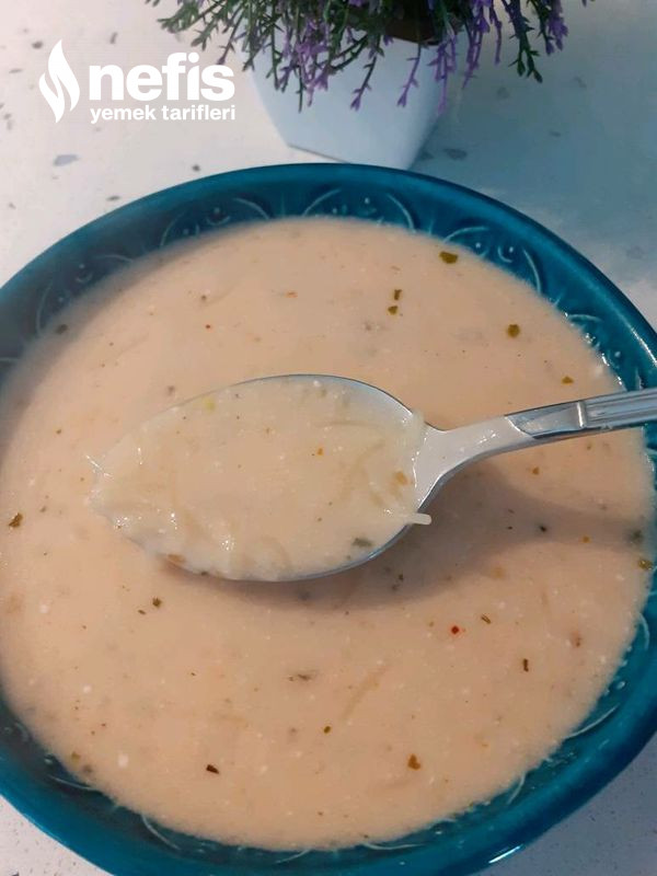 Yoğurtlu Şehriyeli Tarhana Çorbası