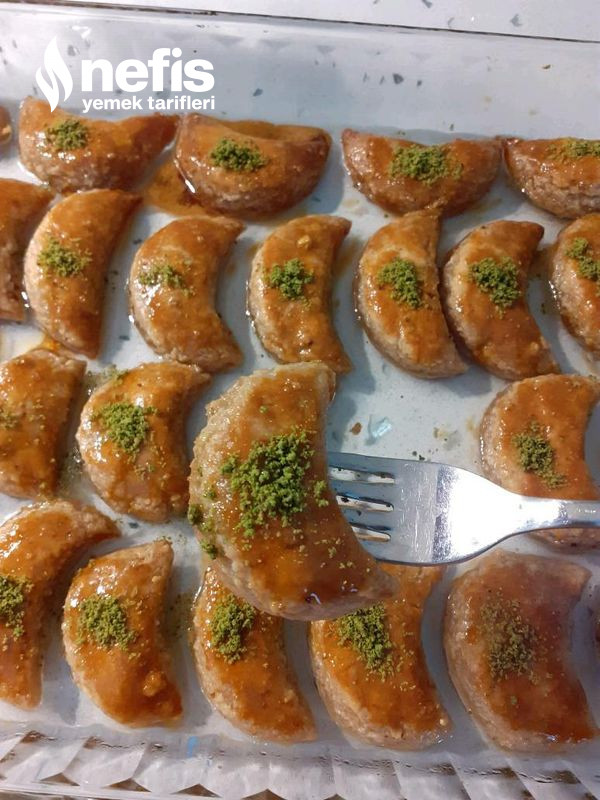 Ramazan Yaklaşırken Kıyır Kıyır Baklava Tadında Ay Tatlısı