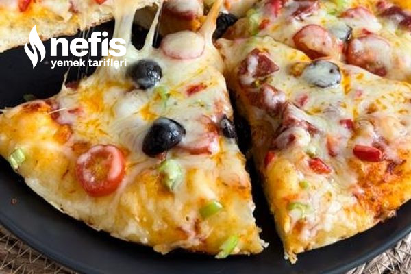 Tavada 10 Dakika Pizza Tarifi (Videolu)