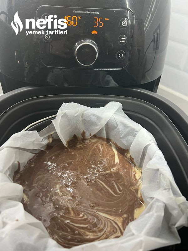 Airfryerda Çikolata Parçacıklı Kek