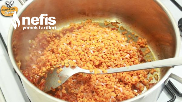 Türk Mutfağının En Güzel Çorbalarından Olan Ezogelin Çorbası Tarifi (Videolu)