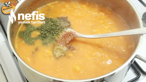 Türk Mutfağının En Güzel Çorbalarından Olan Ezogelin Çorbası Tarifi (Videolu)