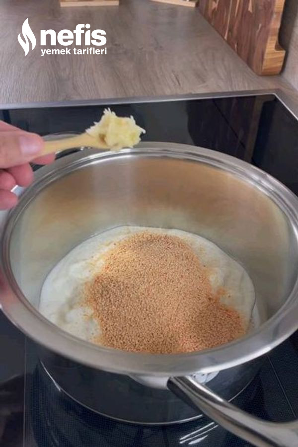 Yoğurtlu Tahrana Çorbası