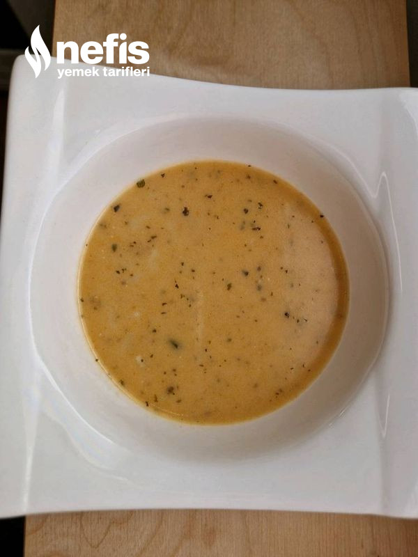 Yoğurtlu Tahrana Çorbası
