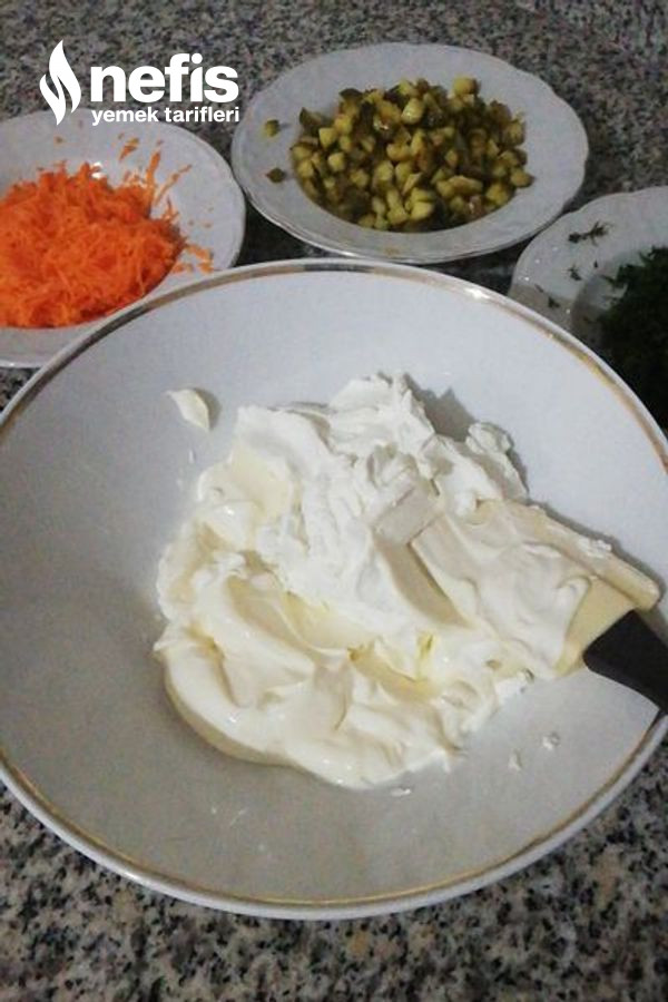 Labneli, Mayonezli Tavuk Salatası