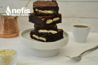 Beyaz Çikolatalı Brownie (Videolu) Tarifi
