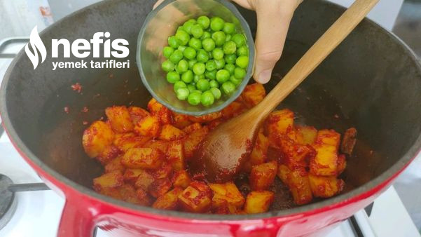 Asla Dağılmayan Misket Köfteli Sulu Sebze Yemeği (Videolu)