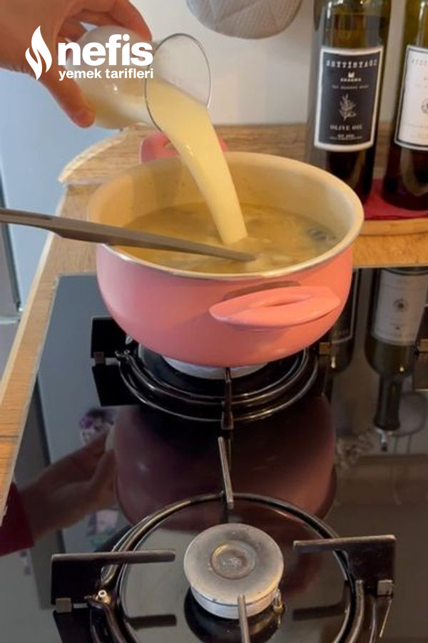 Kremalı Tadında Sütlü Mantar Çorbası