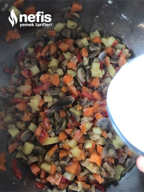Kremalı Tadında Sebze Çorbası