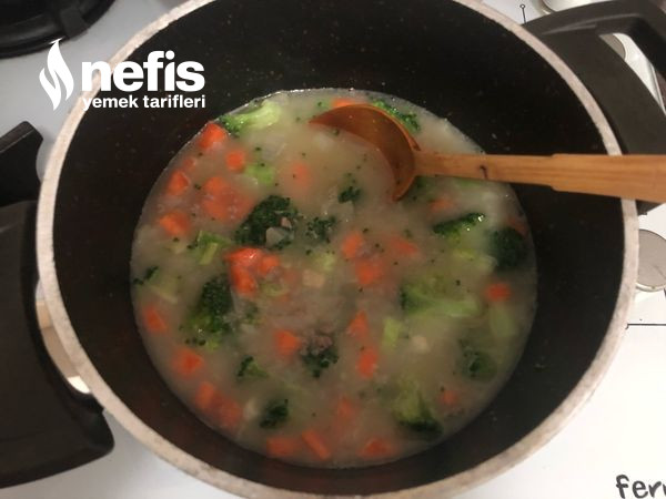 Bebekler İçin Sebzeli Brokoli Yemeği (8+ Ay)