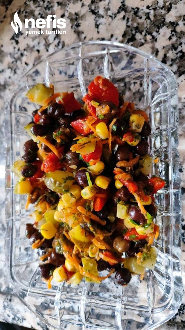 Kara Nohut Salatası