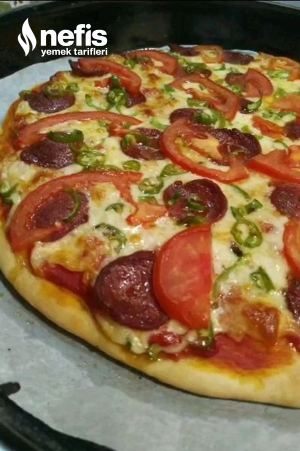 Lezzetli Hamuru İle Karışık Pizza