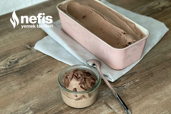 Ev Yapımı Çikolatalı Dondurma (Videolu)