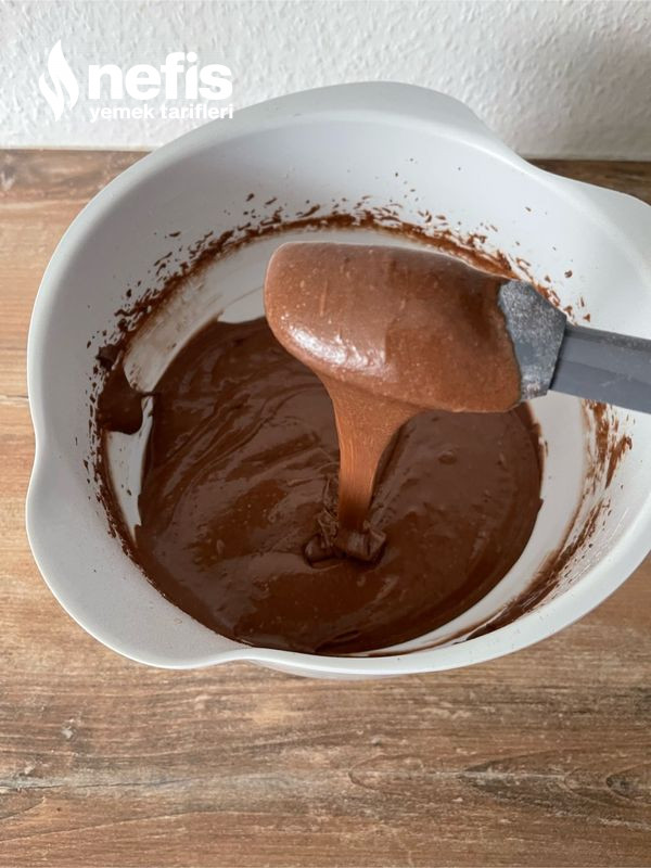 Frambuazlı Cheesecake Dolgulu Çikolatalı Kek (Videolu)