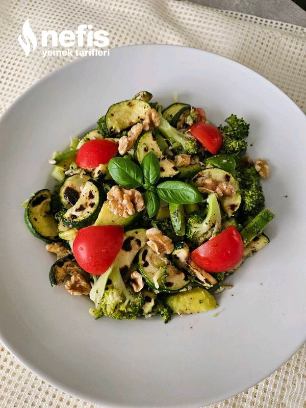 Brokolinin Kabak İle Avokadonun Buluşmasbrokoli Salatası
