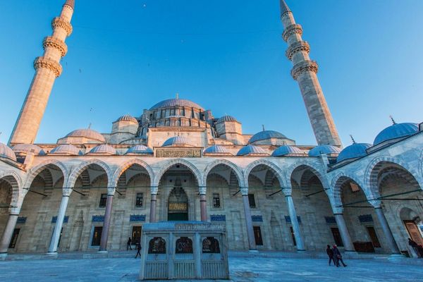 süleymaniye camii kırmızı taş