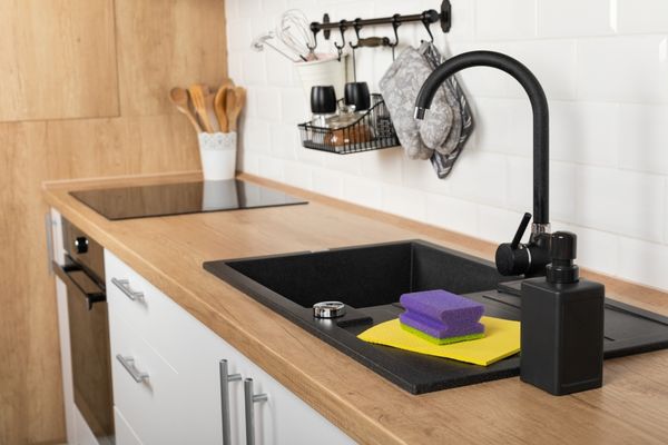 Mutfak Lavabosu Temizliği – En Pratik 4 Doğal Yöntem, Kesin Sonuç Tarifi