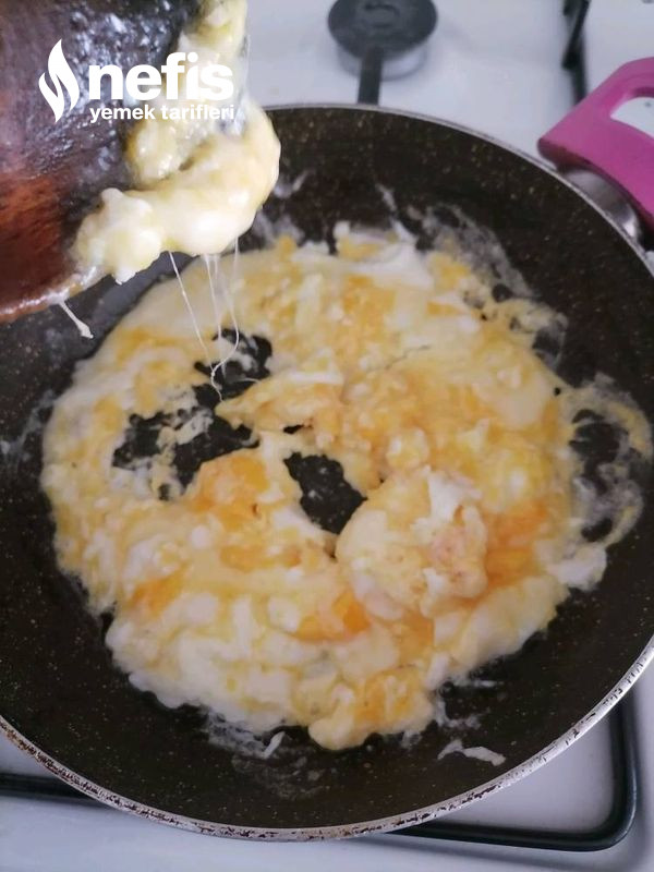 Kaşar Peynirli Yumurta