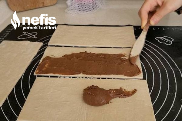 2 Malzemeli Milföylü Çikolatalı Çörek Tarifi (Videolu)