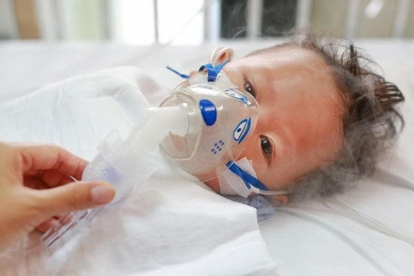 bronşit olan bebeklere ne yapılmalı