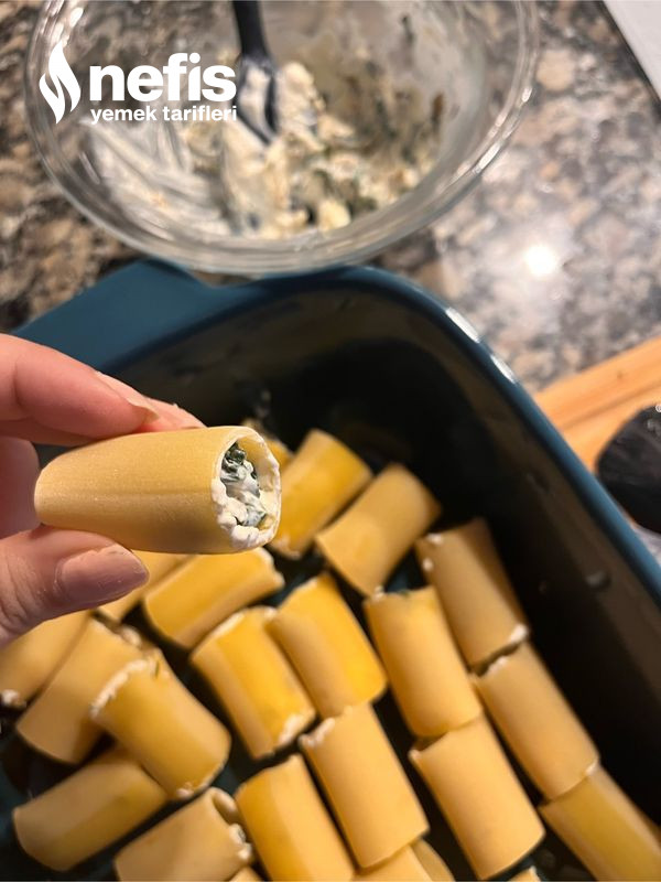 Ispanaklı Peynirli Cannelloni
