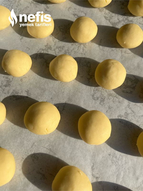 Authentic Bakery Style Shortbread Cookies