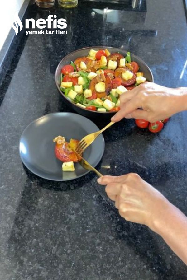 Hellim Peynirli Izgara Şeftali Salatası
