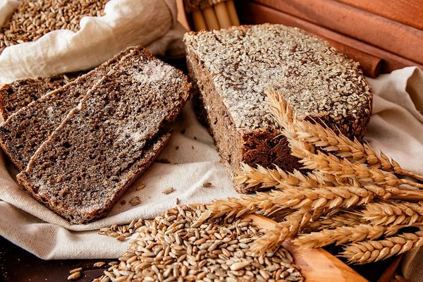 Çavdar Ekmeği Kalori ve Besin Değeri, Faydaları, Zayıflatır Mı? Tarifi