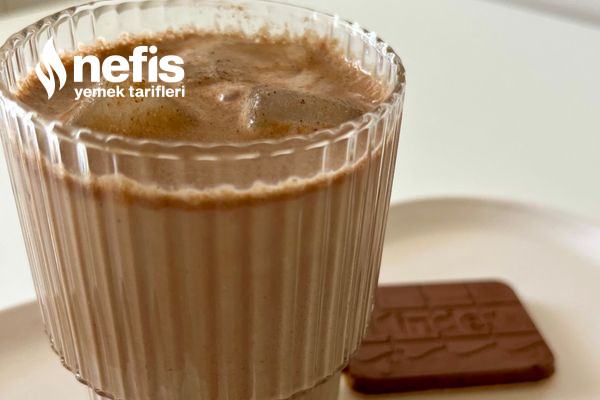 Çikolatalı Sütlü Soğuk Türk Kahvesi