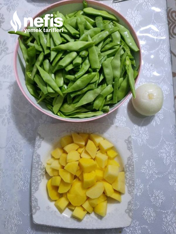 Patatesli Sulu Fasülye Yemeği