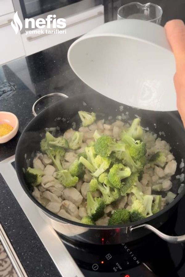 Makarnalı Brokoli İle Kremalı Tavuk