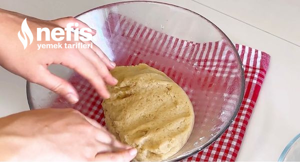Pastane Usulü Yumuşacık Poğaça (Videolu)