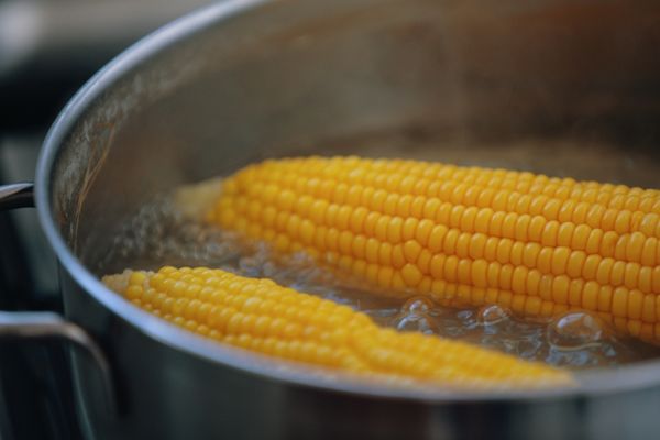 1 koçan haşlanmış mısır kaç kalori