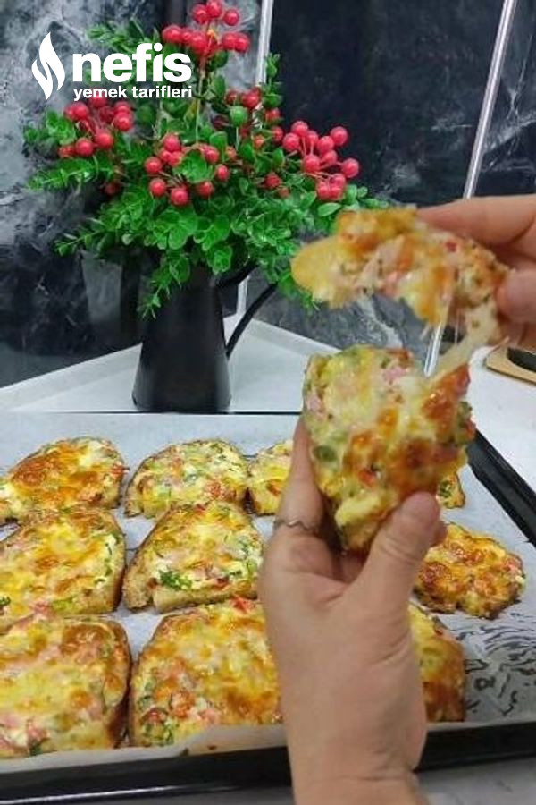 Pizza Tadında Fırında Bayat Ekmek Dilimi