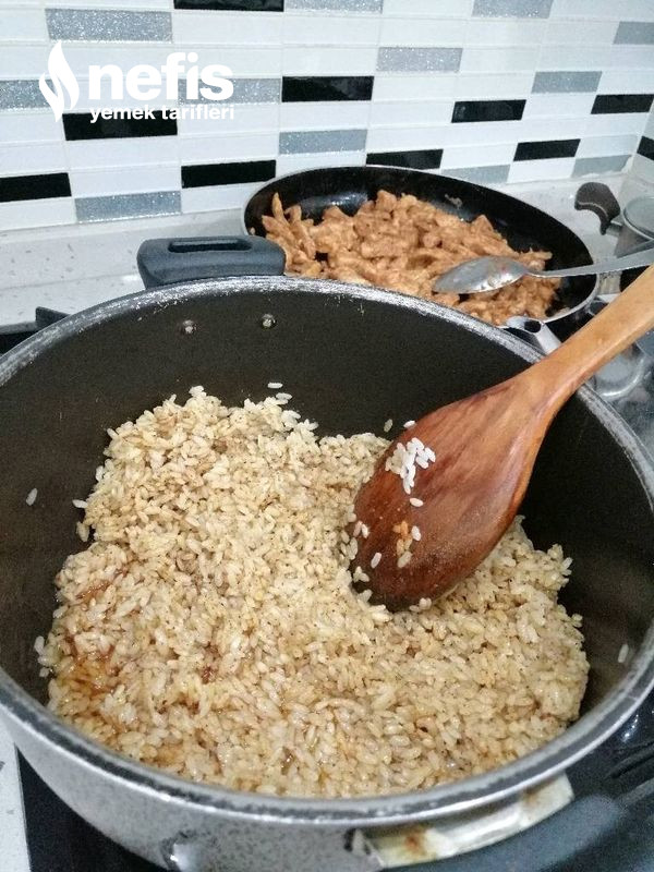 İçi Bol Sebzeli Pirinç Pilavı