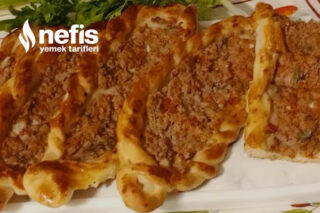 Örgü Kenarlı Kıymalı Pide Tarifi