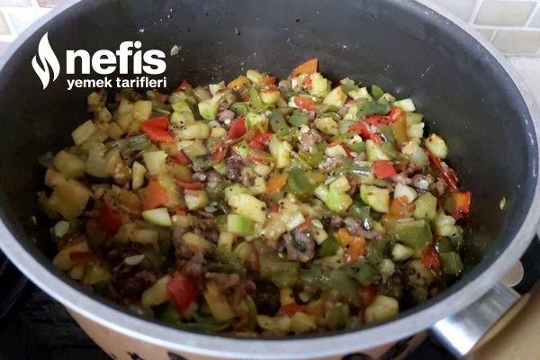 Karışık Sebzeli Kıymalı Ana Yemek (Videolu)