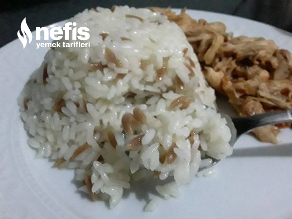 Tane Tane kıvamında Pirinç Pilavı ( Pirinci Suda Bekletmeden Püf Noktalarıyla )