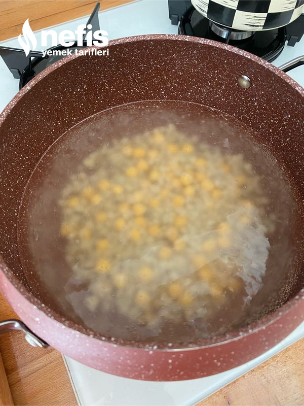 Buğday Ve Nohutlu Yoğurt Çorbası