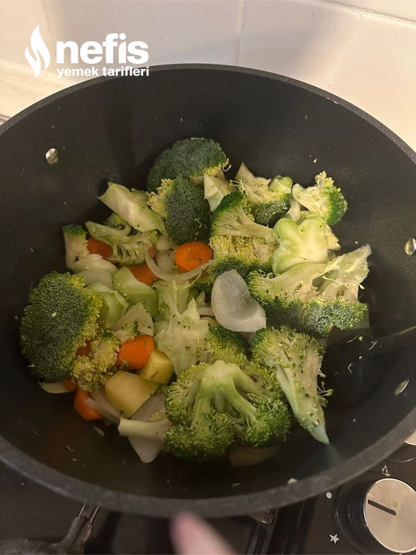 Brokolili Şifa Çorbası