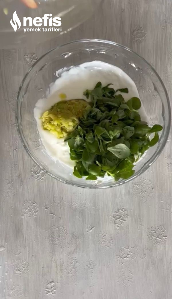 Kabaklı Bebek Havuçlu Semizotu Salatası